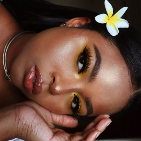 Hawaii Theme Makeup, Hawaiian Party Makeup, Hawaiian Makeup Look Eye, Hawaiian Eyeshadow Looks, Polynesian Makeup, Lilo Makeup Ideas, Tropical Makeup Look Natural, Moana Inspired Makeup, Hawaiian Makeup Look Hawaii