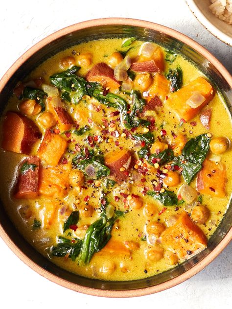 This simple sweet potato, chickpea & spinach curry has an amazing blend of spices, giving the roasted sweet potatoes and chickpeas an added kick of flavour. Prep ahead and batch cook for weekday lunches or speedy suppers. Sweet Potato Chickpea Curry, Chickpea And Potato Curry, Chickpea Spinach, Indian Sauces, Weekday Lunches, Potato Chickpea, Chickpea And Spinach Curry, Soy Free Vegan, Sweet Potato Curry