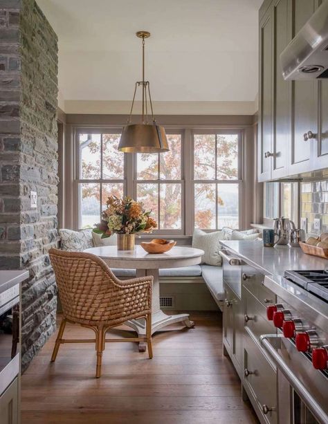 Rustic Breakfast Nook in Snedens Landing  - COCOCOZY Cozy Breakfast Nook, Hello Lovely, Kitchen Nook, Built In Bench, Dining Nook, Breakfast Nook, Breakfast Room, Banquette, Beautiful Kitchens