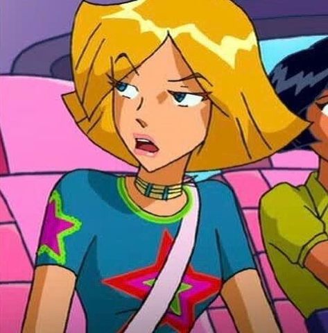 Clover *Totally Spies! Blonde Cartoon, Totally Spies, Cartoon Girl, Blonde, Instagram Photos, Hair, Pink, Blue, Instagram