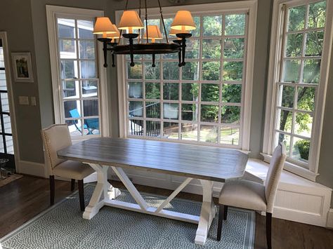 Banquette Bench for a Bay Window kitchen seating shaped - I like this but instead of chairs, a bench on the opposite side of the window Window Kitchen Seating, Bay Window Kitchen, Small Bay Window, Arizona Kitchen, Bay Window Benches, Compact Kitchens, Sunroom Windows, Window Seating, Window Bench Seat