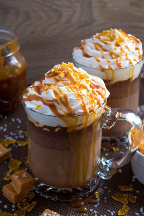 Salted Caramel Hot Chocolate - sweet and salty caramel hot chocolate, topped with sweetened whipped cream, salted caramel sauce and homemade salted caramel sugar! This is the perfect drink for warming up during the cold winter months. Caramel Hot Chocolate, Caramel Drinks, Homemade Salted Caramel, Salted Caramel Hot Chocolate, Salty Caramel, Chocolate And Caramel, Caramel Recipes Sauce, Salted Caramel Sauce, Is It Worth It