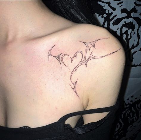 Tato Grunge, Tato Minimal, Sharpie Tattoos, Shoulder Tattoos For Women, Collar Bone Tattoo, Discreet Tattoos, Dainty Tattoos, Black Ink Tattoos, Elegant Tattoos