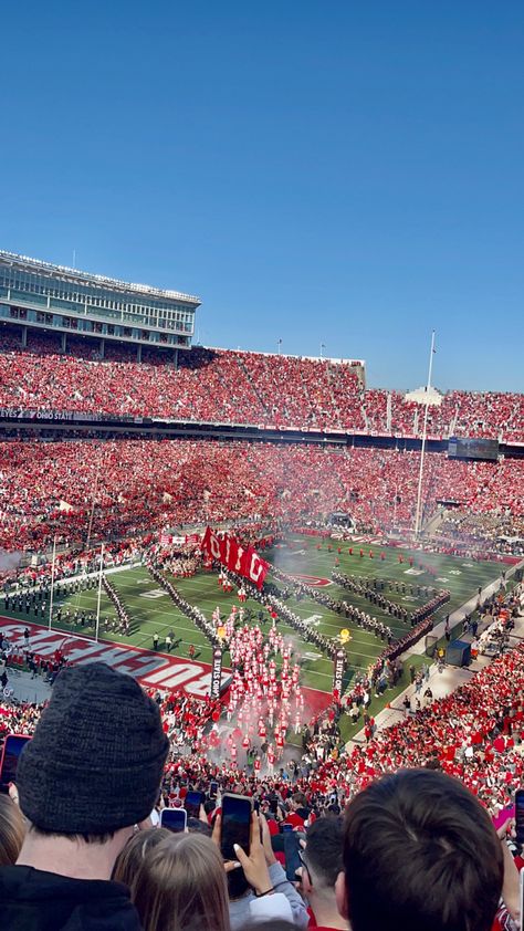 Picture of The Ohio State University football team running out of the tunnel in their stadium College Football Stadiums, Rutgers University Aesthetic, Ohio State University Aesthetic, Fsu Stadium, Ohio State Aesthetic, College Football Aesthetic, Ohio Aesthetic, Ohio State Stadium, Ohio State University Campus