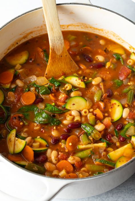 Yummy Fall Soup Recipes, Olive Garden Bean Soup, Garden Veggie Soup, Easy Fall Soup Recipes Vegetarian, Vegan Minestrone Soup Crockpot, Spicy Minestrone Soup Recipe, Minestrone Soup Vegan, Fall Minestrone Soup, Hearty Veggie Soup