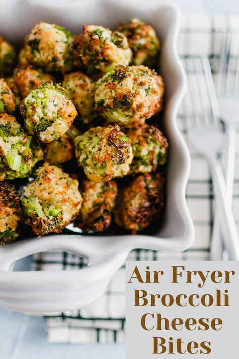 These Air Fryer Broccoli Cheese Bites are perfect for Christmas or New Years Eve appetizers. Simple to make, healthy and delicious. Brocoli And Cheese, New Years Eve Appetizers, Broccoli Cheddar Bites, Party Munchies, Broccoli Cheese Bites, Air Fryer Broccoli, Broccoli Bites, Appetizers Healthy, Fried Broccoli