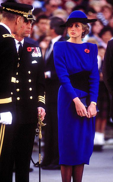 Princess Photos Pictures and Photos Royal Blue Skirts, Princess Diana Fashion, Red Polka Dot Dress, Princes Diana, Princess Photo, Diana Fashion, Blue Sequin Dress, Charles And Diana, Lady Diana Spencer