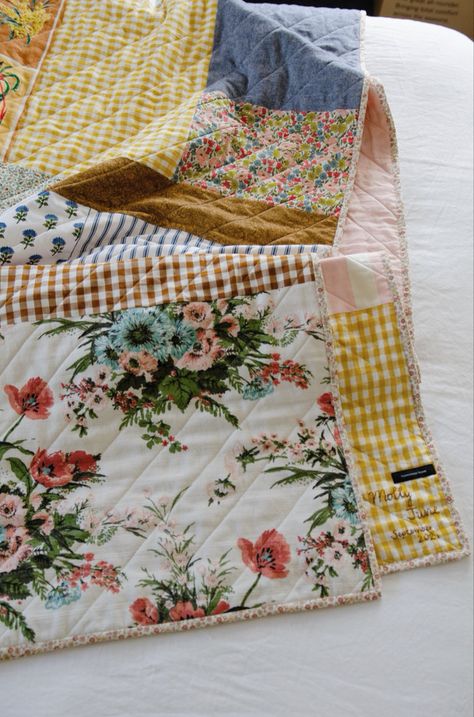 Hopewood Home Quilts, Big Patch Quilts, Scrap Patchwork Quilts, Boho Quilts, Boho Quilt Pattern, Quilt Aesthetic, Cottagecore Quilt, Vintage Quilt, Patchwork Quilts For Beginners