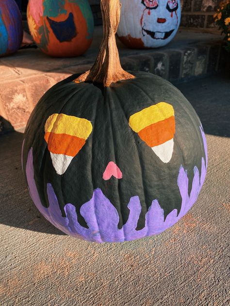 Cute Painted Pumpkin Ideas, Pumpkin Painting Party, Halloween Pumpkin Crafts, Halloween Pumpkin Diy, Creative Pumpkin Painting, Creative Pumpkin Decorating, Cute Pumpkin Carving, Scary Halloween Pumpkins, Pumpkin Decorating Contest