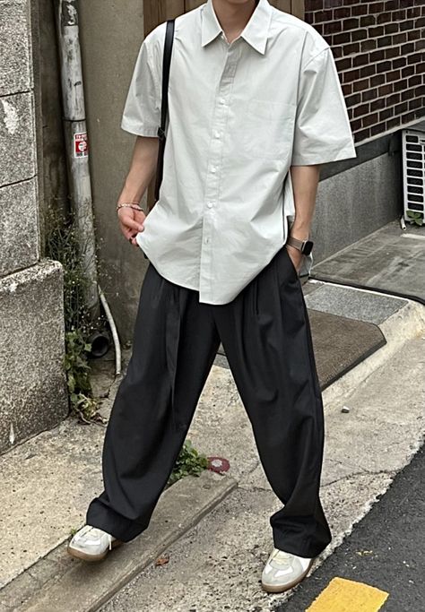 Mens Streetwear Japan, Parashoot Pants Outfit Men, Japanese Aesthetic Outfits Men, Japanese Street Fashion Men Summer, Japan Streetwear Men, Japanese Men Outfit, Korean Street Fashion Mens Casual, Japanese Outfits Men, Minimal Outfit Men