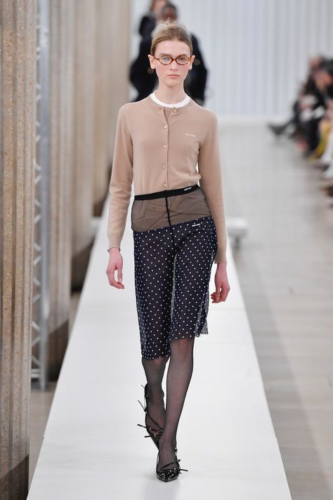 Fall 2023 Runway Trends to Start Wearing Now Fall Winter 2023 2024, Feminine Skirt, Winter Skirt Outfit, Outfit Collage, Devil Wears Prada, Column Dress, Winter Skirt, Runway Trends, Tights Outfit