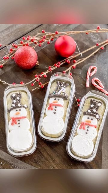 Mini Loaf Cakes Packaging Gift Ideas, Mini Loaf Decoration, Mini Loaf Pan Desserts Christmas, Mini Cake Tins Christmas, Tiny Christmas Cakes, Mini Loaf Pan Cakes Christmas, Mini Loaf Cakes Christmas Gift Ideas, Mini Cake Tray, Mini Loaf Cake Decorating Ideas