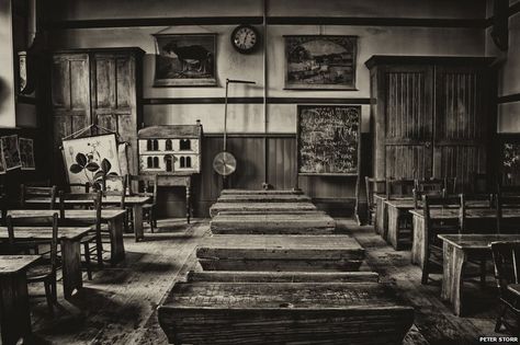 Old School Classroom, Hell University, School Classroom Interior, Old School Room, Beamish Museum, Old Classroom, Vintage Classroom, Boarding School Aesthetic, Agnes Grey