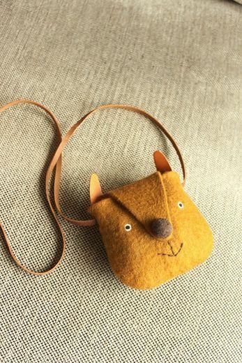 Tovad Ull, Felted Bags, Felt Bags, Felt Animal, Felt Projects, Wool Roving, Felt Bag, Animal Crafts, Felt Toys