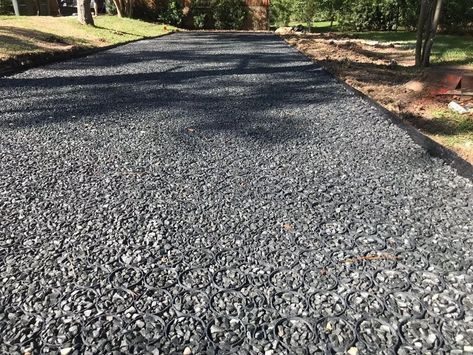 Best Gravel For Driveway, Gravel Driveway Landscaping, Driveway Ideas Cheap, Pervious Pavers, Gravel Pavers, Gravel Driveways, Driveway Materials, Beautiful Driveways, Gravel Drive