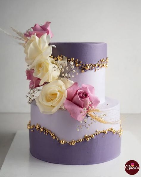 2 Kg Cake Design Birthday, Cake With Fresh Flowers On Top, Birthday Cake For Black Women, Unique Cake Decoration, 44th Birthday Cake For Women, Creative Birthday Cakes For Women, 2tier Cake Design, Purple 2 Tier Cake, 2 Pound Cake Design Birthday