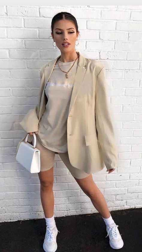 One Color Outfit, Cycling Shorts Outfit, White Biker Shorts, Cute Sporty Outfits, Cycle Shorts, Biker Shorts Outfit, Outfit Challenge, Beige Outfit, Neutral Outfit