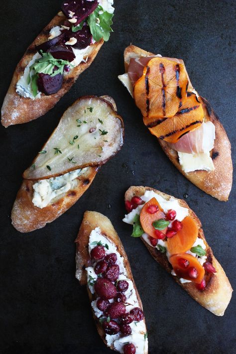 Winter Crostini – HonestlyYUM Winter Bruschetta, New Years Appetizer Ideas, Winter Crostini, Crostini Appetizers, Fit Foodie, Dinner Appetizers, Holiday Entertaining, Clean Eating Snacks, Finger Foods