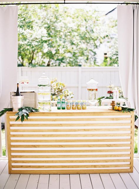 Read More: https://www.stylemepretty.com/2015/09/12/citrus-inspired-couples-shower/ Couples Wedding Shower Themes, Wedding Shower Themes, Couple Wedding Shower, Outdoor Couple, Summer Couples, Mama Mia, Couple Shower, Preppy Summer, Bar Design