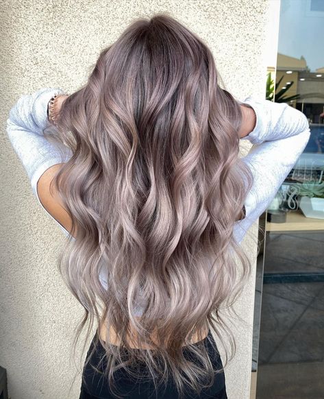 1,964 Likes, 10 Comments - Kacie Nguyen (@hairbykacie1) on Instagram: “This color is so pretty! Too bad it doesn’t last 😭 - [ ]…” Blonde Variations, Hair Blending, Dreamy Hair, Baylage Hair, Silver Blonde Hair, Haircuts Ideas, Brown Hair Inspo, Deer Tattoo, Brunette Hair With Highlights