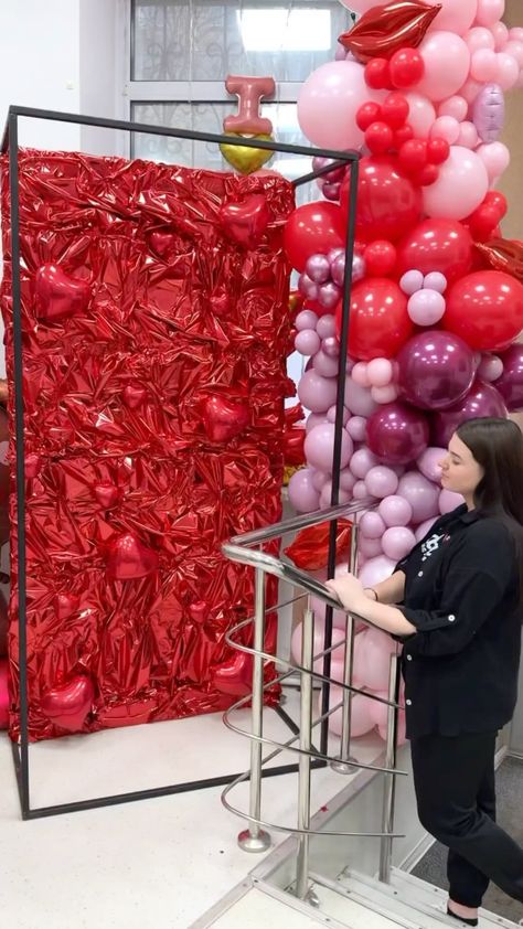 Beautiful perfect to celebrate this new spring season!!! Video credits @artcomplementostx | Instagram Party Balloons Diy, Photoshoot Backdrops, Simple Birthday Decorations, Diy Balloon Decorations, Birthday Balloon Decorations, Diy Birthday Decorations, Diy Backdrop, Balloon Wall, Balloon Diy