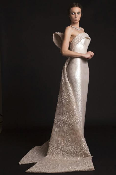 Krikor Jabotian, Baju Kahwin, Couture Wedding Gowns, Fashion Friday, Couture Designers, Couture Wedding, Wedding Gowns Lace, Evening Dresses Elegant, Couture Gowns