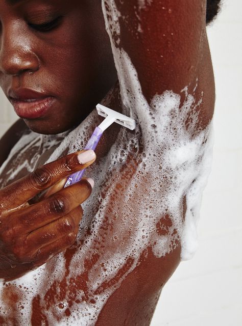 The Black Girls' Guide To Shaving+#refinery29 Shaving Aesthetic, Productive Era, Natural Hair Removal Remedies, Best Makeup Remover, Fine People, Diy Beauty Treatments, Underarm Hair Removal, Esthetician Room, Shaving Tips