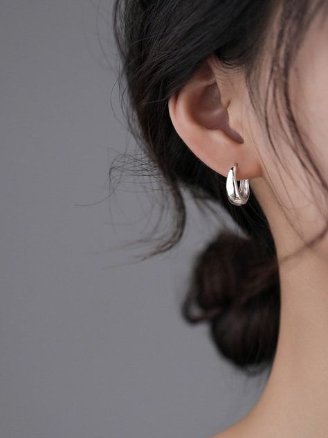 Silver Earrings Uk, Small Silver Hoop Earrings, Huggie Earrings Silver, Geometric Hoop Earrings, Silver Jewelry Earrings, Mini Hoop Earrings, Trendy Earrings, Simple Earrings, Jewelry Earrings Hoops