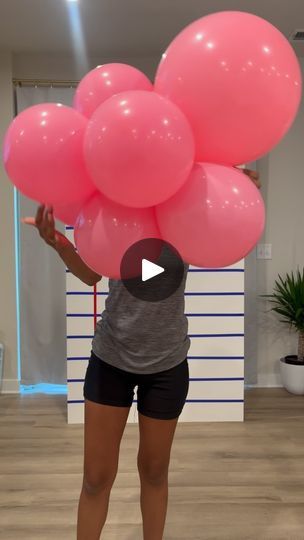 How To Make Balloon Clusters, Balloon Clusters Diy, Balloon Hacks, Stuffed Balloons, Hanging Balloons, How To Make Balloon, Balloon Clusters, Balloon Crafts, Balloon Installation