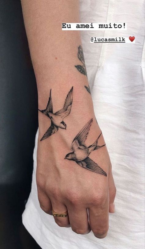 Bird Tattoos, Cool Small Tattoos, Small Tattoos For Guys, Hand Tattoos For Guys, Black Ink Tattoos, Dope Tattoos, Little Tattoos, Simplistic Tattoos, Creative Tattoos