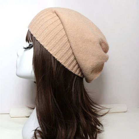 Solid Slouchy Beanie Hats With Short Hair, Fall Hats For Women, Slouchy Beanie Hats, Winter Headwear, Beanie Outfit, Trendy Outfits Indian, Hat Aesthetic, Outfits Indian, Cute Beanies