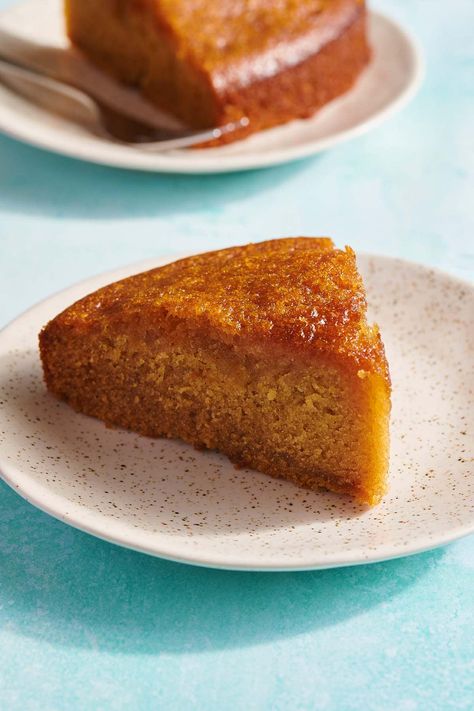 honey cakes recipe. Microwave Steamed Pudding, Steamed Pudding, Malva Pudding, Almond Flour Cakes, Honey Cake Recipe, Rose Cupcakes, Honey Cake, Microwave Recipes, Piece Of Cake