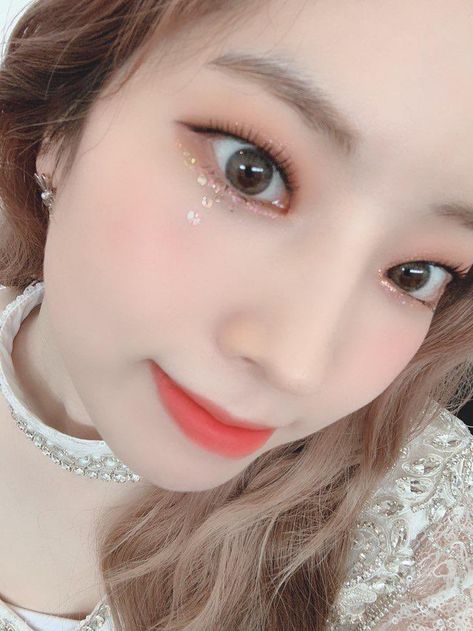 Monolid Makeup, Korean Products, Festival Makeup, Pretty Makeup, Korean Makeup, Makeup Inspo, Maquillaje De Ojos, Korean Girl, Best Makeup Products