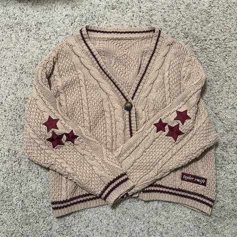 Purchased In 2020, During The Holiday Merch Drop Of The Folklore Era. Rare Find. Very Gently Used, Worn Twice. No Defects. See Photos For Details. Beige With Maroon Stars. Taylor Swift Folklore Outfits Cardigan, Holiday Cardigan Taylor Swift, Taylor Swift Holiday Cardigan, Taylor Merch, How To Style The Folklore Cardigan, Rare Taylor Swift Merch, Taylor Swift Cardigan Folklore, Red Star Cardigan, Holiday Cardigan