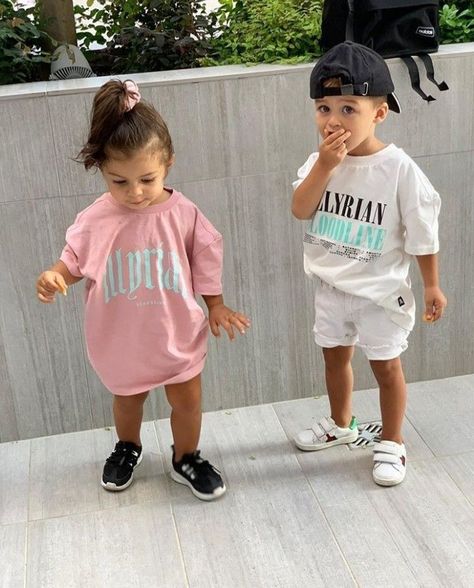 Twin Outfits Boy And Girl, Baby Boy Outfits Swag, Twin Toddlers, Boy Girl Twins, Cute Twins, Twin Outfits, Foto Baby