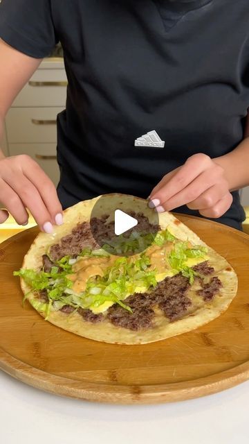 Hamburger Tacos, Taco Hamburger, Healthy Hamburger Recipes, Hamburger Meat Recipes Easy, Easy Mexican Dishes, Creamy Chicken And Dumplings, Healthy Hamburger, Wraps Recipes Easy, Beef Tacos Recipes