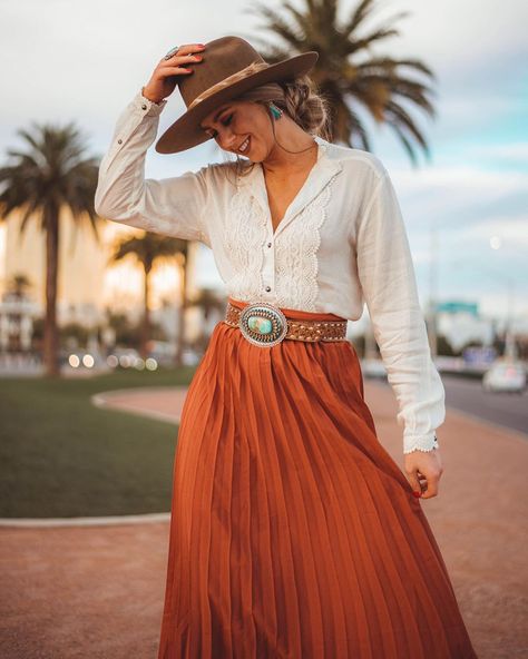 97d0145823aeb8ed80617be62e08bdccdesc48136429ri Chic Western Outfits, Southern Outfits, Country Style Outfits, Western Wear Outfits, Looks Country, Estilo Country, Western Style Outfits, Rodeo Outfits, Western Outfits Women