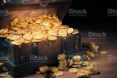 Open Treasure Chest, High Contrast Images, Neuer Job, Money On My Mind, Celebration Gif, Make It Rain, Rap Songs, Gold Bullion, Treasure Boxes