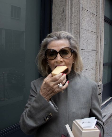 Cool Old Lady, Old Fashioned Apple Crisp, Old Fashioned Names, Grandma Aesthetic, Grandma Fashion, Wealthy Women, Age Gracefully, Like Fine Wine, Old Lady