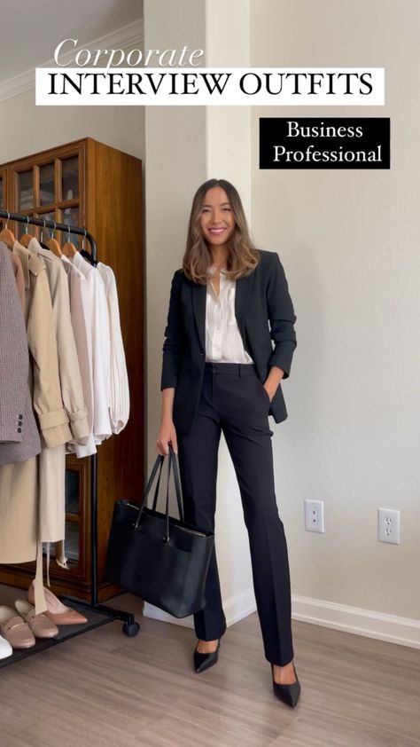 The Clean Silk Relaxed Shirt curated on LTK Women Business Professional Suits, Silk Shirt Business Casual, Suits For Women Interview, Business Professional Shoes, Interview Outfit Professional, Business Formal Outfit, Business Fits, Mock Trial, Corporate Attire Women