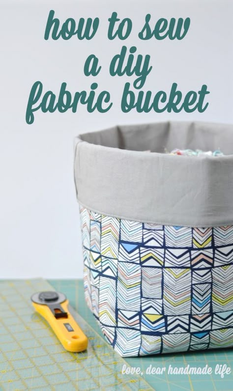 How to sew a DIY fabric bucket from Dear Handmade Life Fabric Bucket, Fabric Basket Tutorial, Basket Tutorial, Fabric Bowls, Fabric Basket, Fabric Boxes, Beginner Sewing Projects Easy, Sew Ins, Sewing Bags