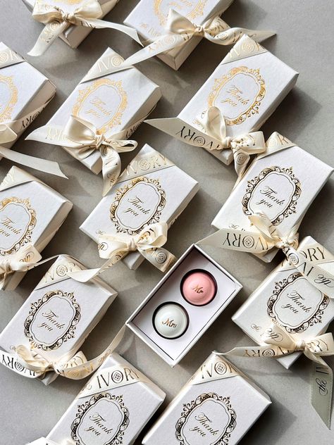 From weddings to birthdays and everything in between, our chocolate favors are the perfect choice for any event. Follow the link to order! Luxury Favors Idea, Wedding Gift Chocolate, Wedding Favors Luxury, Wedding Souvenir Ideas For Guests, Luxury Wedding Gifts For Guests, Souvenir Wedding Aesthetic, Engagement Gifts For Guests, Henna Favors, Wedding Guest Gift Ideas