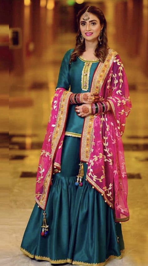 Gotta Work Dresses, Blue Gharara, Gharara Designs, Mehndi Outfit, Bridal Mehndi Dresses, Sharara Designs, Mehndi Outfits, Mehendi Outfits, Gotta Work