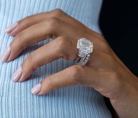 Huge Wedding Rings Big Diamonds Rocks, Cardi B Engagement Ring, Aesthetic Diamond, Rich Jewelry, Bridal Era, Engament Rings, Diamond Rings Engagement, Big Wedding Rings, Dream Rings