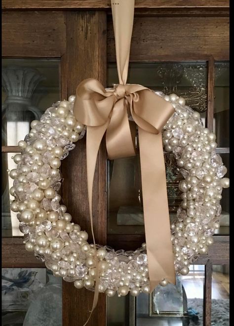 Pearl Wreath, Elegant Christmas Tree Decorations, Glam Christmas Decor, Raz Imports, Glam Christmas, Elegant Christmas Trees, Garland Christmas, Orange Garland, Xmas Wreaths