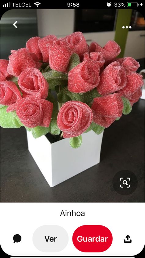 Gummy Flower Bouquet, Candy Rose Bouquet, Presents For Your Boyfriend, Birthday Flowers Bouquet, Candy Roses, Candy Flowers, Valentine Desserts, Gift Inspo, Rose Bonbon