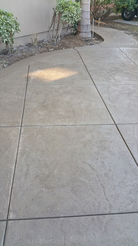 Stamped Cement Patio Ideas Backyard, Brown Stamped Concrete Patio, Brickform Concrete Colors, White Stamped Concrete, Stamped Concrete Front Porch, Textured Concrete Patio, Patio Concrete Ideas, Concrete Flooring Ideas, Washrooms Ideas