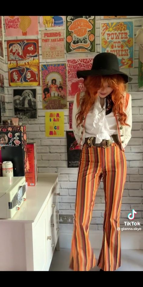 Stripe Flare Pants Outfit, Striped Flare Pants Outfit, Striped Bell Bottoms Outfit, Bellbottom Outfit, Striped Blazer Outfit, Flare Pants Outfit, Flares Outfit, Stripe Pants Outfit, Outfits With Striped Shirts