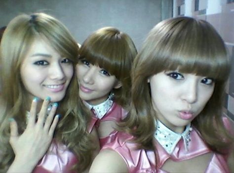 Nana After School, 2000s Vibe, Orange Caramel, Gyaru Fashion, Look At You, After School, Girls Generation, Cute Pink, Girly Things