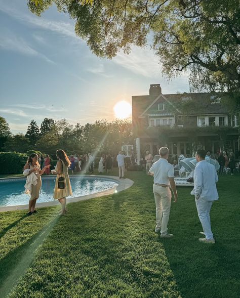 Hello July - it’s full on summer now! Feeling these Hamptons vibes 🩵☀️ ⠀⠀⠀⠀⠀⠀⠀⠀⠀ 🎥 My East Hampton vlog is now live on YouTube! (link in bio) ⠀⠀⠀⠀⠀⠀⠀⠀⠀ Shop the look on my @shopmy page or directly via https://shopmy.us/collections/635530 ⠀⠀⠀⠀⠀⠀⠀⠀⠀ ⠀⠀⠀⠀⠀⠀⠀⠀⠀ #hamptons #easthampton #hamptonsparty #hamptonsoutfit #shoppinginthehamptons #summerstyle East Hampton Ny, East Hamptons Aesthetic, Hamptons Shopping, Hampton Party, Hamptons Lifestyle, Hamptons Party, Hamptons Outfit, Hamptons Aesthetic, Hello July